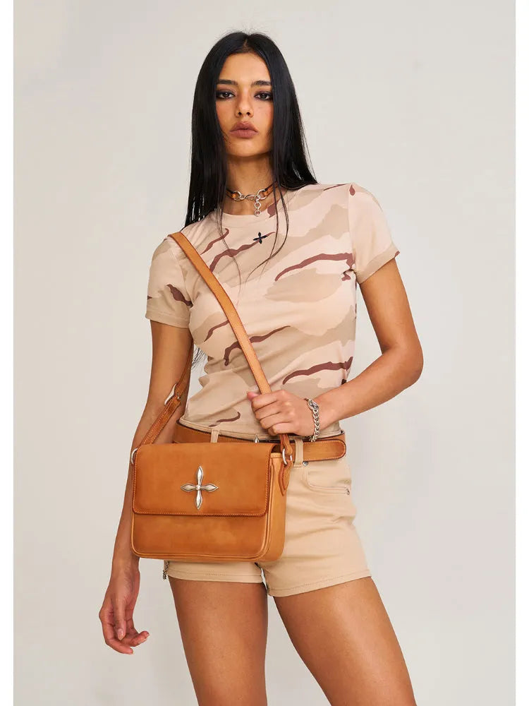 Compass Badge Patina Leather Shoulder Bag Medium Caramel Patina