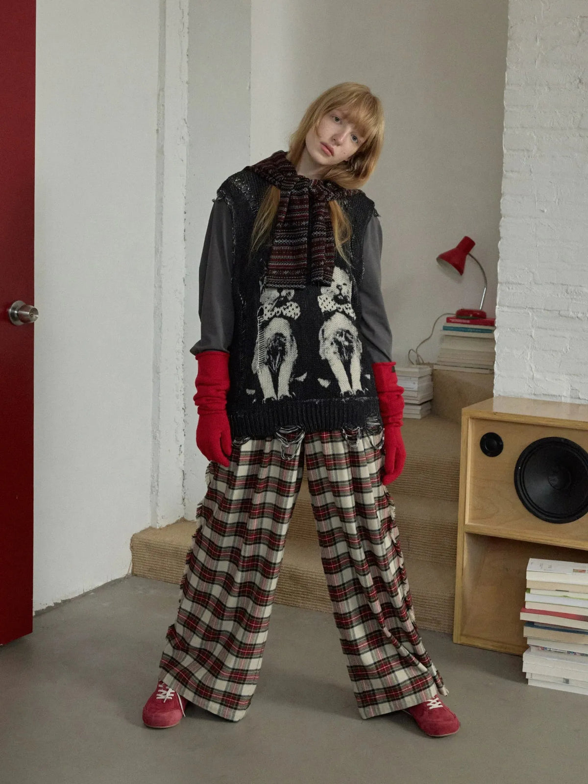 Distressed Cat Jacquard Knit Vest